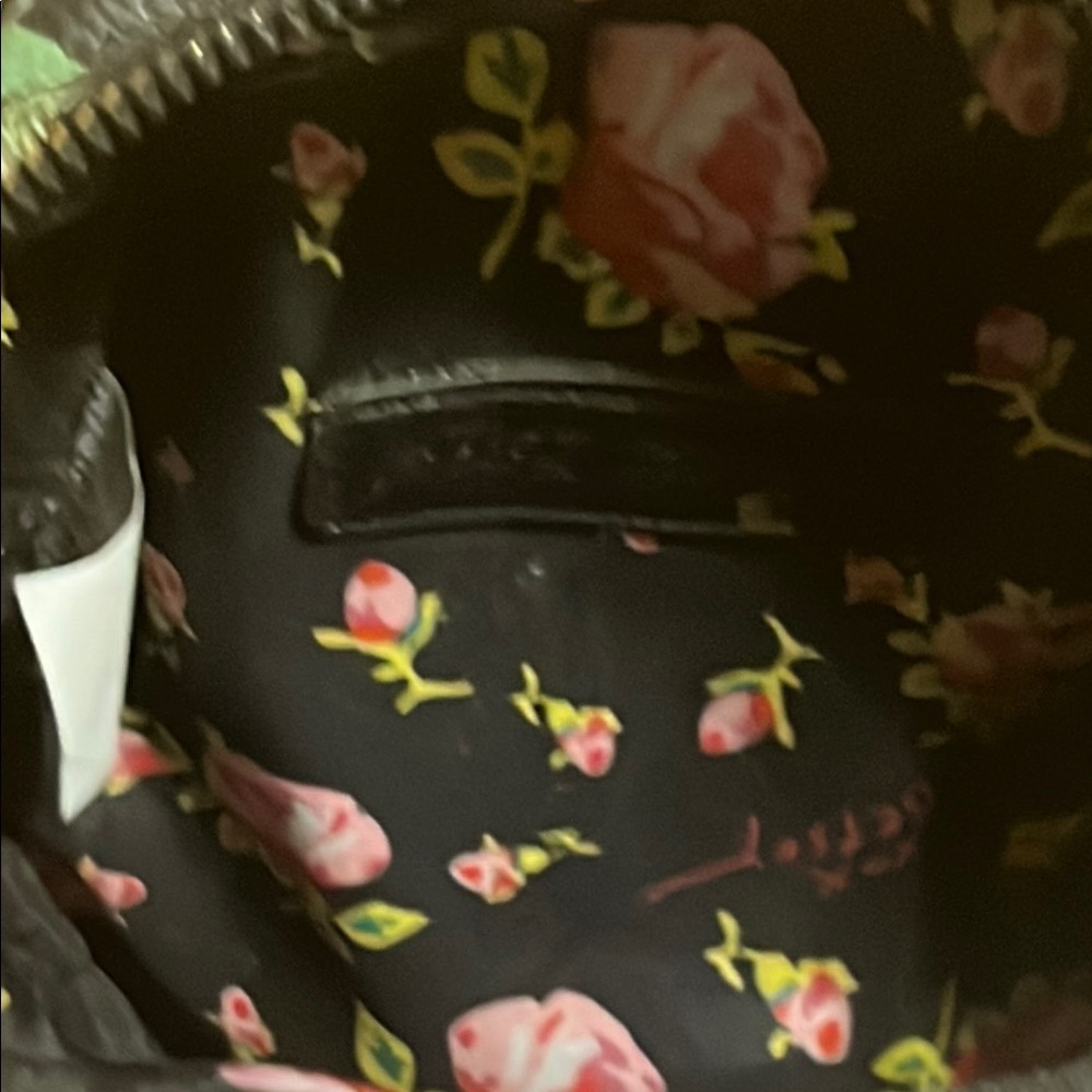 Betsey Johnson mini Floral dog back pack - Picture 6 of 10